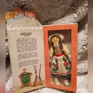 1979 Hallmark 7" Soft Fabric Annie Oakley Doll Famous Americans History